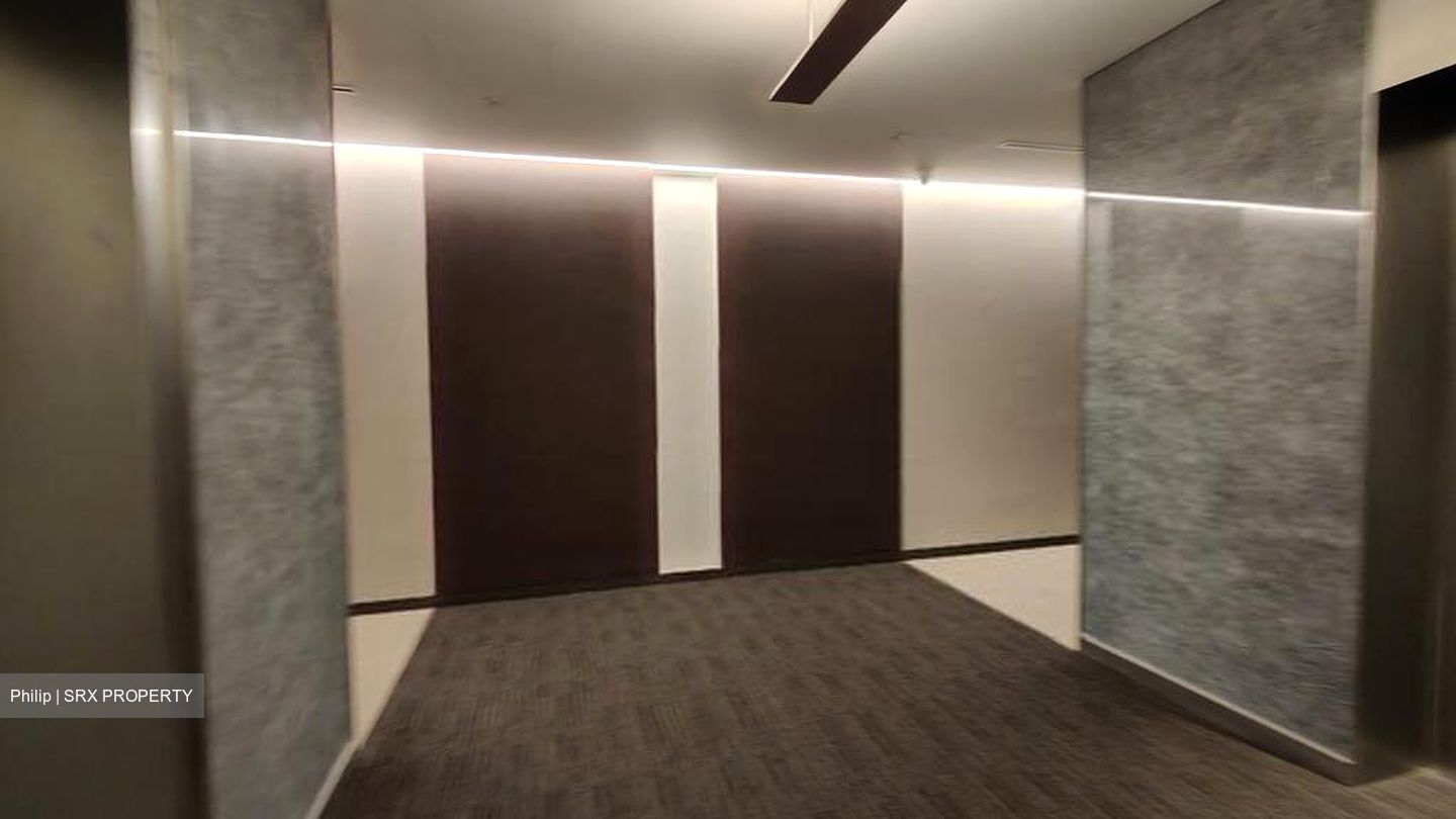 Singapore Land Tower (D1), Office #453228871